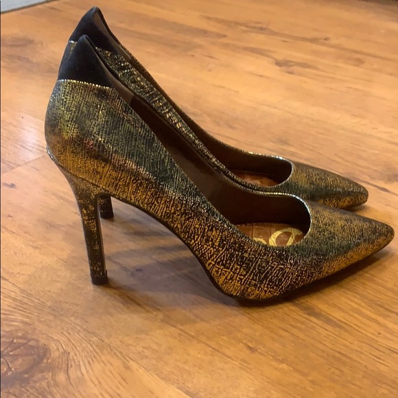 •RARE• Gold leather Sam Edelman stiletto heels - Picture 4 of 5